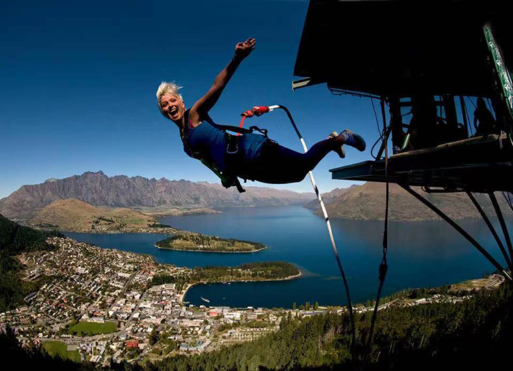 ZQN Bungy jumping